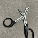 Atraumatic scissors new suitable for diving