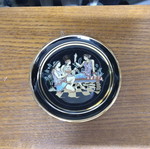 Decorative wall plate 2x14x14 like new