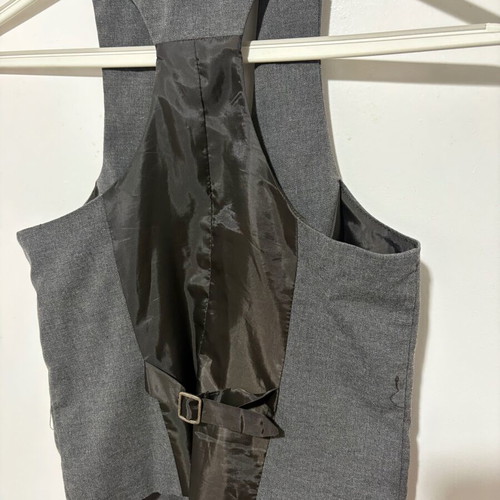 Bershka crop gray vest used, size small