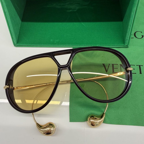 Bottega Veneta Aviator Sunglasses yellow, like new