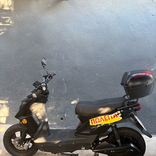 Electric scooter like new, no license required, battery needed