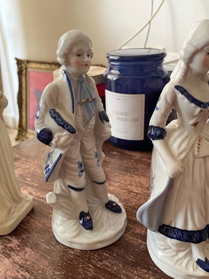 Porcelain decorations like new, set of 3 pieces