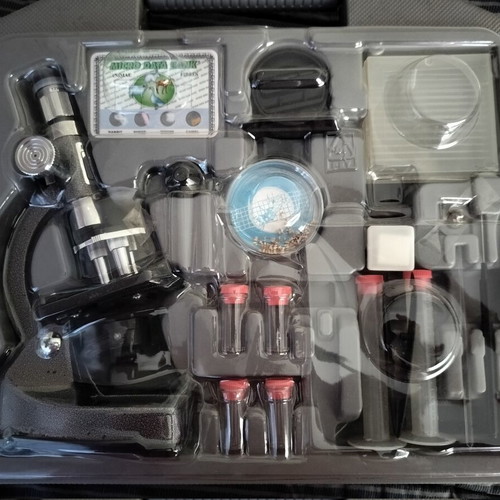 Educational toy microscope like new, complete set