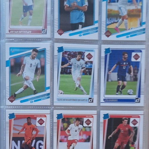Donruss Soccer Road to Qatar 2021-2022 cards like new, 127 base and 44 inserts