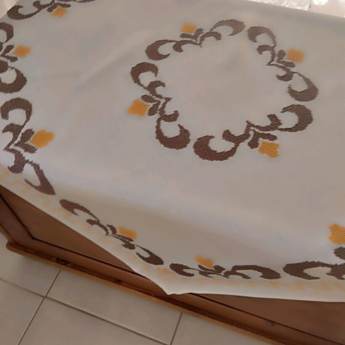 Vintage square tablecloth like new, 70x70 cm, finely crafted