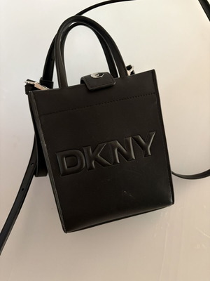 DKNY Purse Carter Cross Body Handbag like new, black