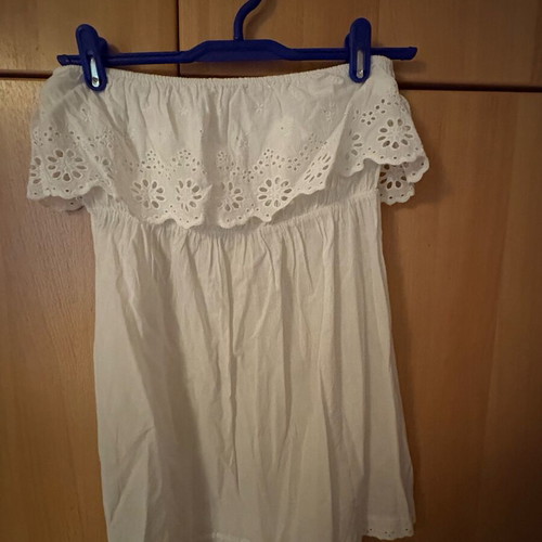Strapless blouse airy white with broaderie lace design like new