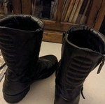 Black leather women's boots size 39 used with zipper