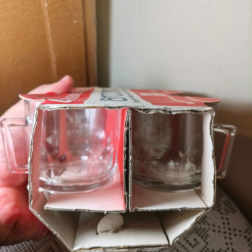 Arcoroc Vintage 1970s Coffee Cups and Saucers Set 8 Pieces New