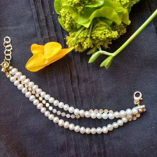 Bracelet pearls used