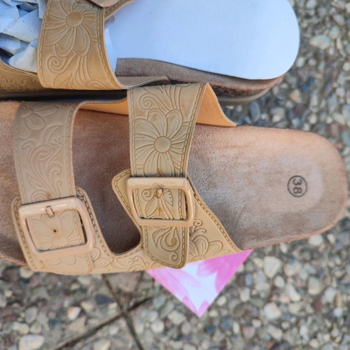 Slippers n38 new beige with embossed design