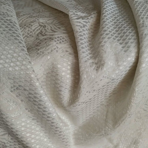 White double-sided blanket like new, dimensions 2.13×1.70
