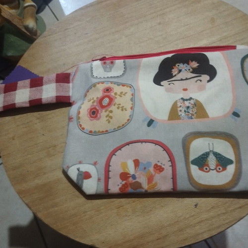 Handmade toiletry bag with Frida Kahlo used, multicolor