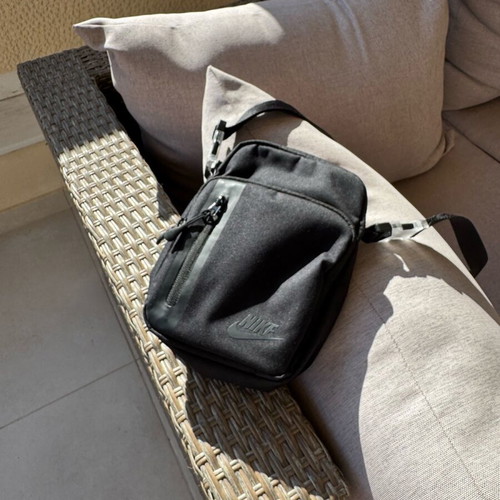 Nike Tech bag like new