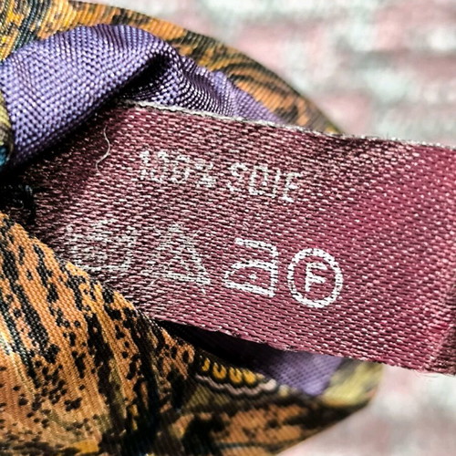 100% silk tie like new, multicolored