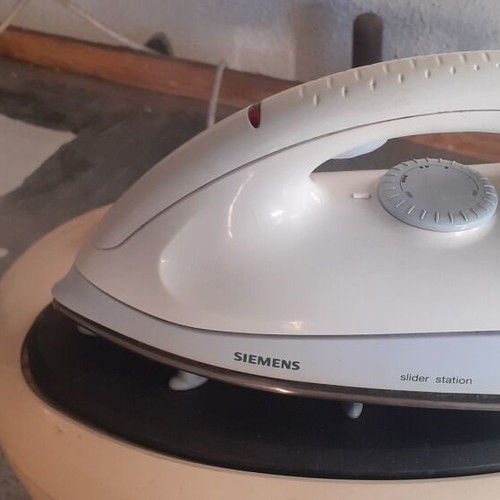Siemens steam iron used, functional
