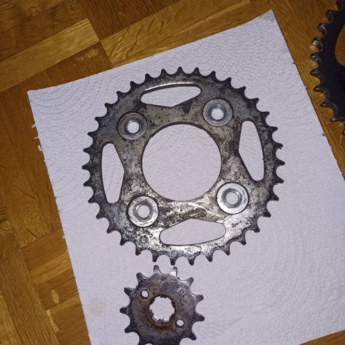 JT Sprocket Sets used, 2 sets with footrests, container, pump for Honda Innova