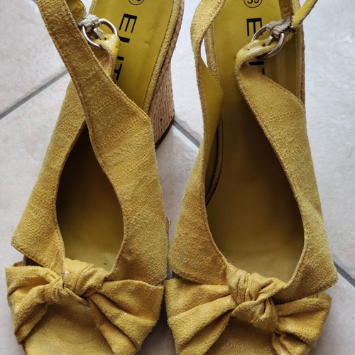Elite yellow platform shoes size 39 like new