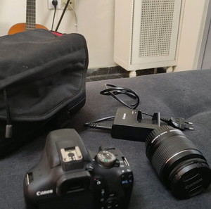 DSLR canon Eos 2000D