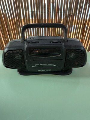 Vintage φορητό ραδιόφωνο Silver μεταχειρισμένο, στυλ boombox 1990s