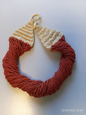 Handmade necklace with beads and knitted clasp Apefthon new