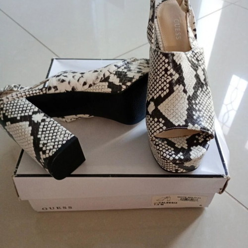 Guess Calees women's sandals with animal print, size 38