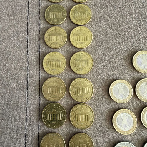 Euro Coin Collection like new, 303 coins from 18 countries