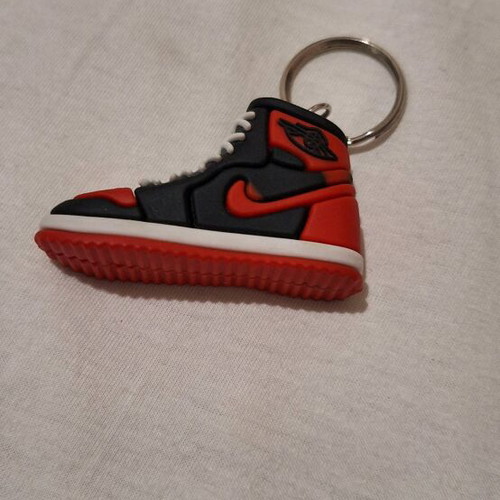 Nike keychain like new, black and red