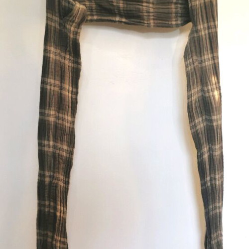 Attrattivo checked bolero scarf used with long sleeves