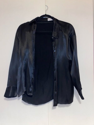 Bershka satin black shirt like new, size XS