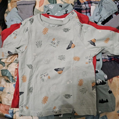 Baby T-shirts 12-18 months like new condition