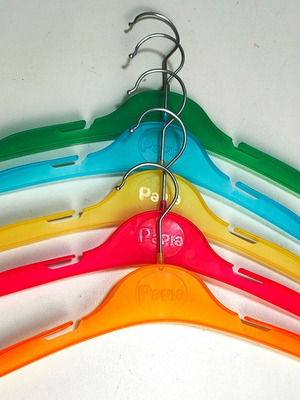 Papia hanger set of 5 used, colorful and durable with hook