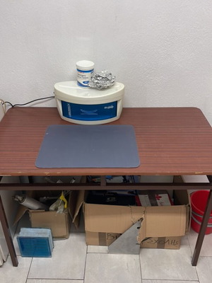 Table used with corner damages 120x65cm