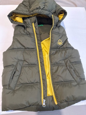 Benetton sleeveless jacket