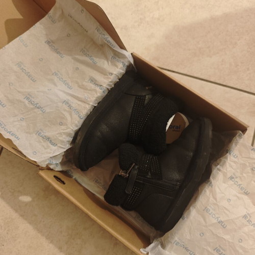 Mayoral girls' black boots size 28 like new with glitter and fur lining