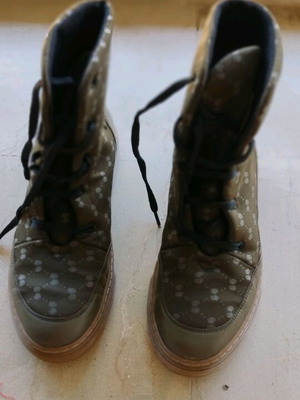 Women's boots like new, khaki with patterns, size 37