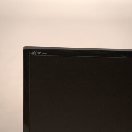LG M2232 22" Full HD Monitor used with wall mount