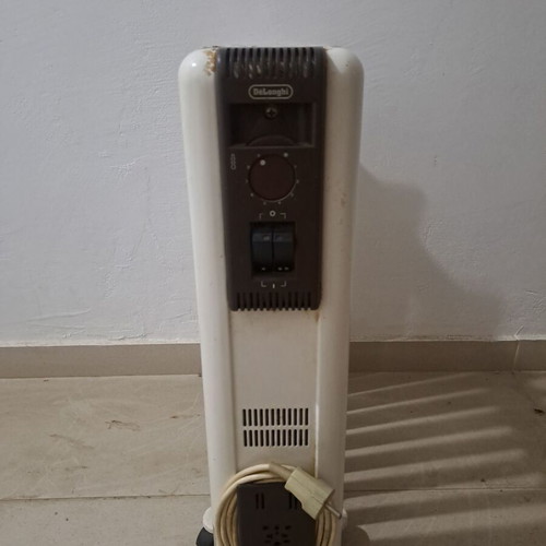 De'Longhi electric oil radiator 2000W used, 9 fins, Italian made