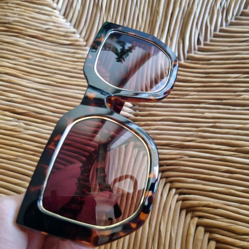 Oversized square sunglasses like new, brown tortoiseshell with gold detail
