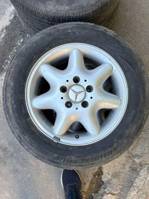 Mercedes C200 Tires and Rims like new 195 X15X65 2018