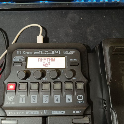 Zoom G1X Four Multi-Effects Processor guitar pedal, like new