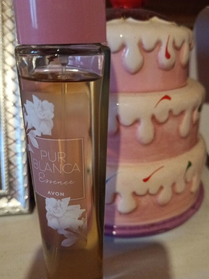 Avon Pure Blanca Essence Perfume 50 ml like new