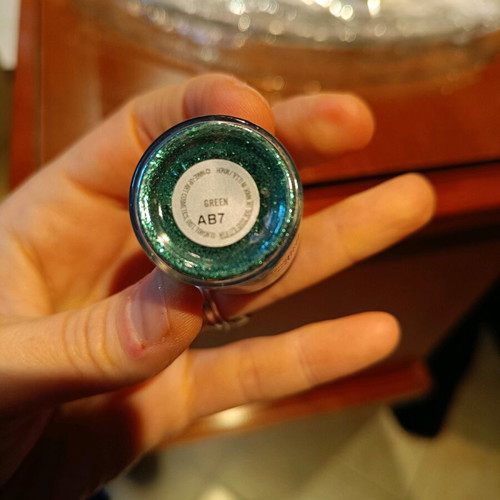 MAC glitter eyeshadow like new, full quantity
