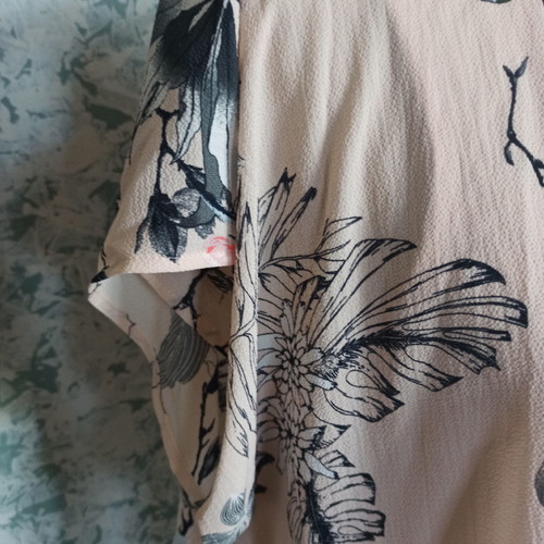 Vero Moda blouse new, crepe fabric, size S-M