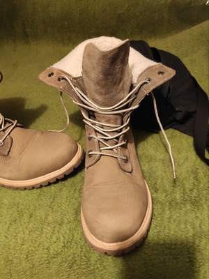 Timberland boots like new, gray, unisex, US size 9