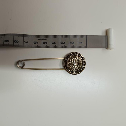 Al'Oro classic old safety pin used, black and gray