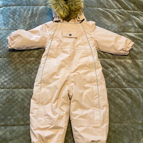 Girls' snowsuit like new, pink, with detachable hood