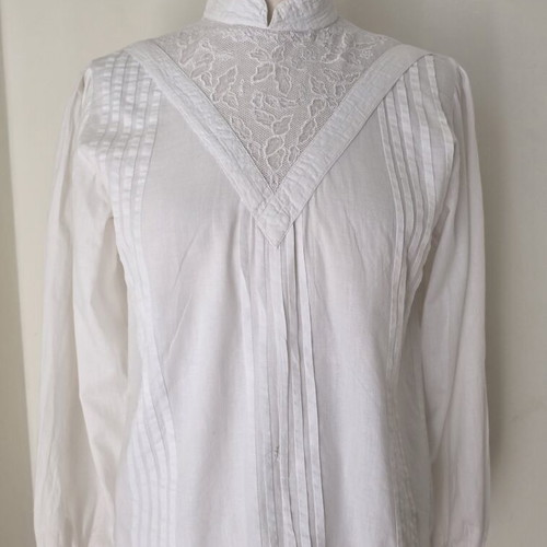 Vintage white Edwardian style shirt size S used