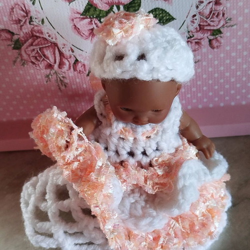 Doll with handmade dress and hat new, 10 cm