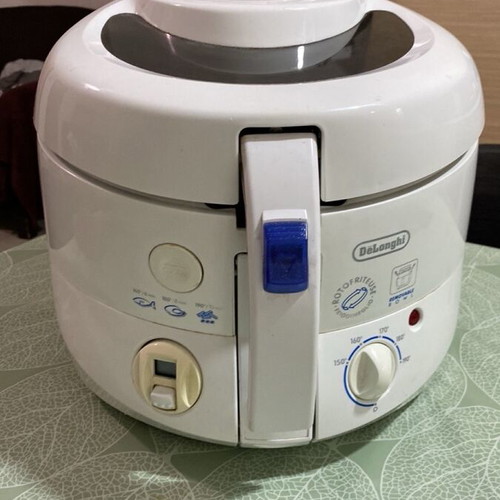 Delonghi Rotofry 1.3 lt fryer used with removable bowl